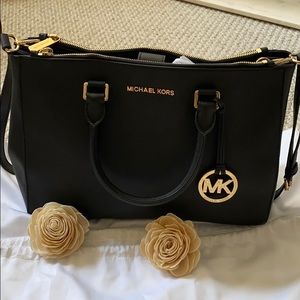 Excellent condition Michael Kors Sutton Handbag